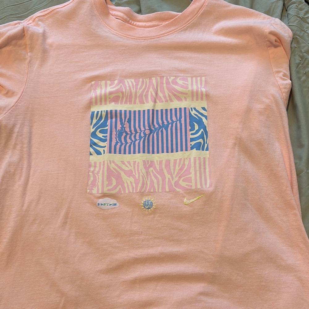 Nike Peach Graphic T-Shirt